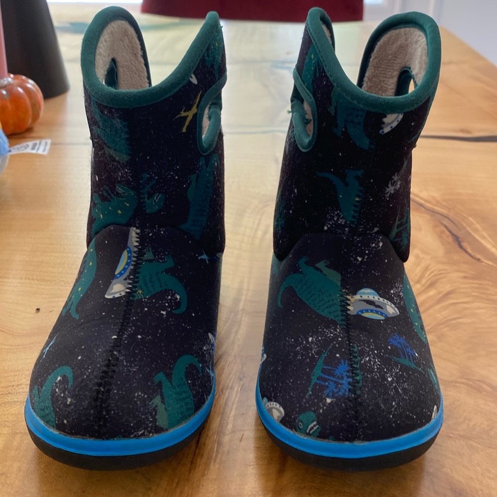 Bogs kids size 10